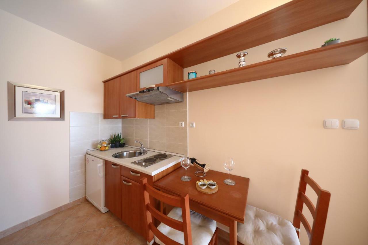 Apartments Villa Marnii Kožino 外观 照片