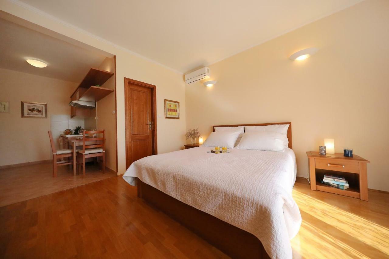 Apartments Villa Marnii Kožino 外观 照片